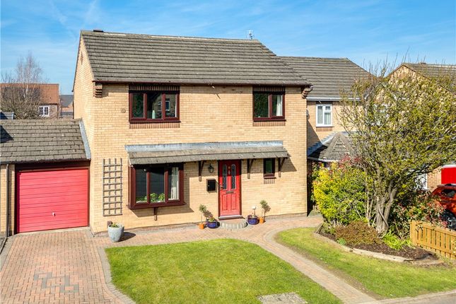 10, Glebe Field Chase, West Yorkshire photo 2