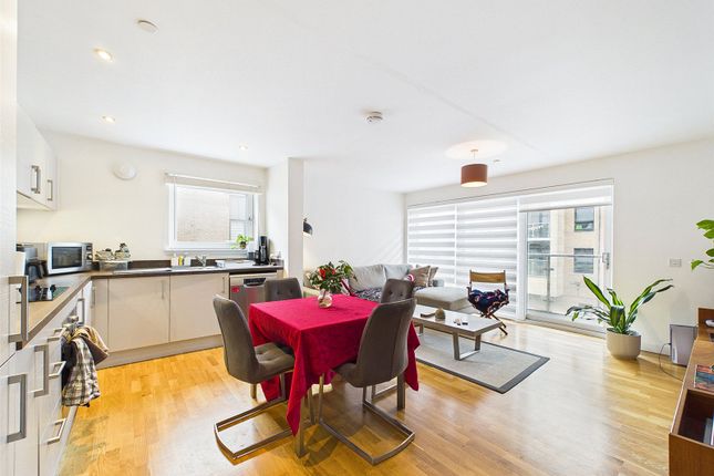 Flat 23, 19, Shrubhill Walk, Edinburgh photo 4