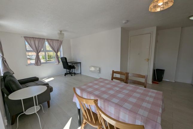 182, Drapers Fields, Coventry photo 5