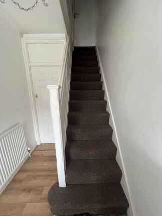 Flat to rent in Ilford Lane, Ilford