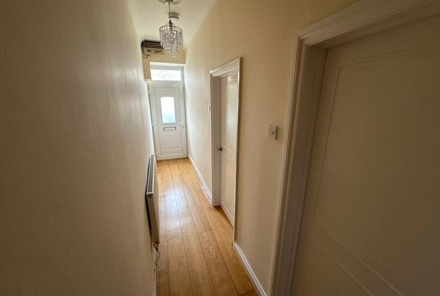 14 Peniel Green Road, Llansamlet, photo 2
