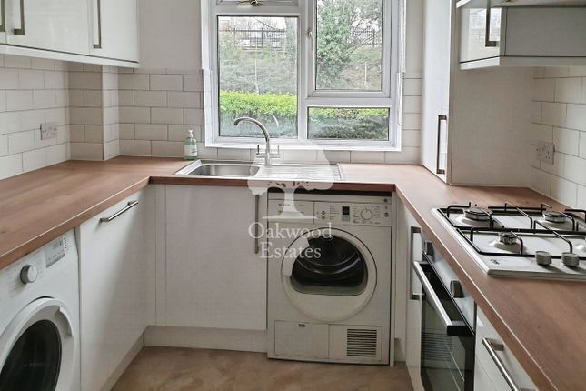 1 Somerset Lodge, Courtlands, Maidenhead photo 2