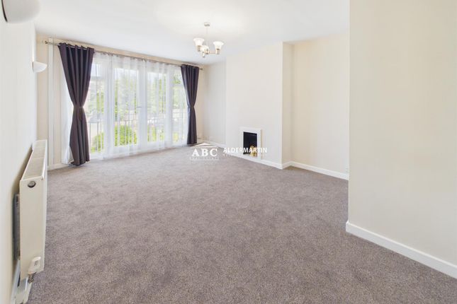 24, Twickenham Gardens, Harrow photo 2