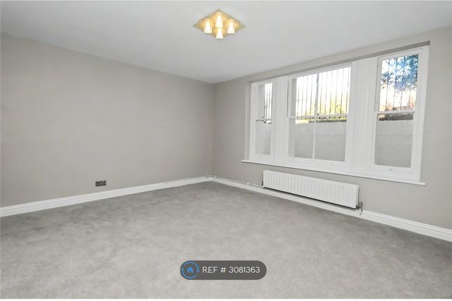 Studio flat on Surrey, Surbiton, £1,150/mo