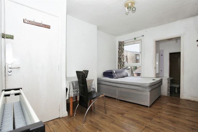 Flat for sale in Gladstone Street, Peterborough
