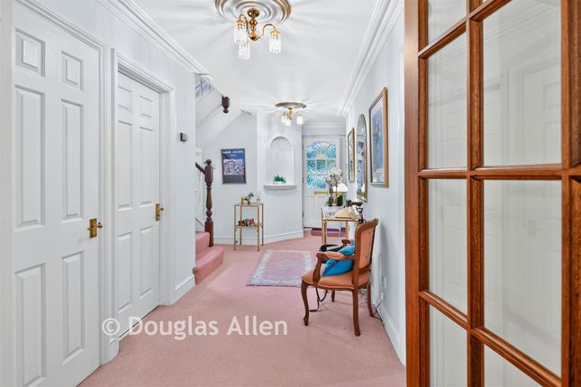 7, Chestnut Walk, Woodford Green photo 4