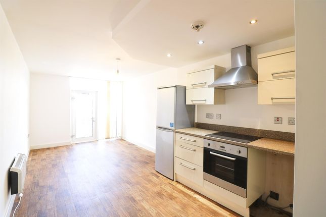 Thumbnail Flat to rent in Charles Street, Leicester