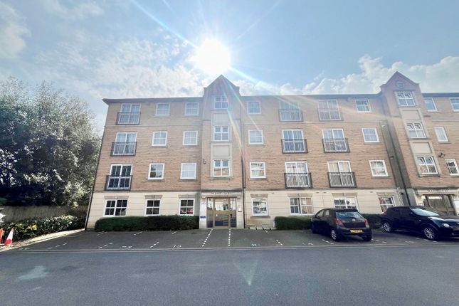 Flat to rent in Lion Court, Northampton