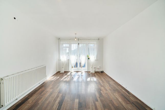 11, Moston Close, Hayes photo 2