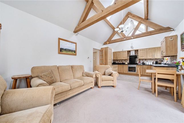 1 The Paddock, Great Woodley Farm,, Woodley Lane, Hampshire photo 3