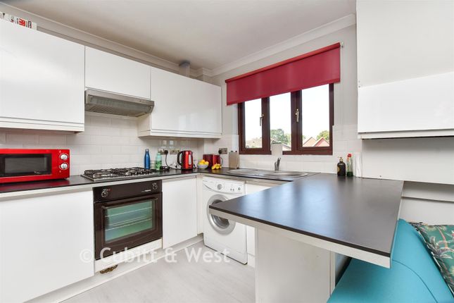 1-bed flat on 37, Marigold Way, Croydon, £200,000
