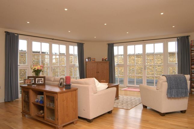 Thumbnail Flat for sale in Clare Lane, Angel, London