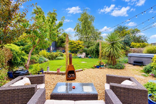 11, Harvey Road, West Sussex photo 2