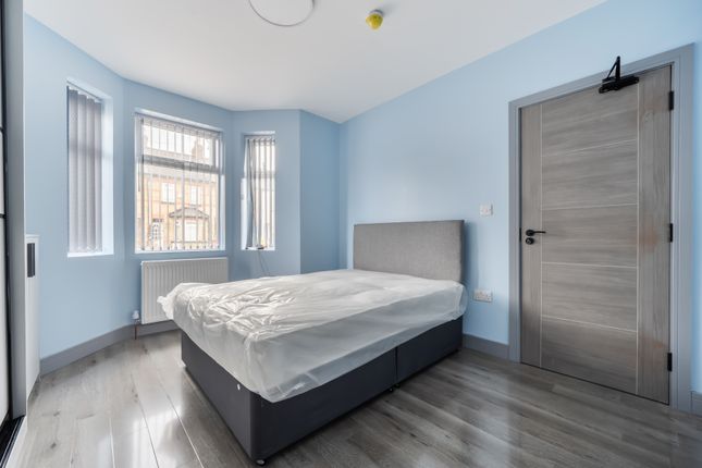 6 (Room 3), Montague Road, Slough photo 4