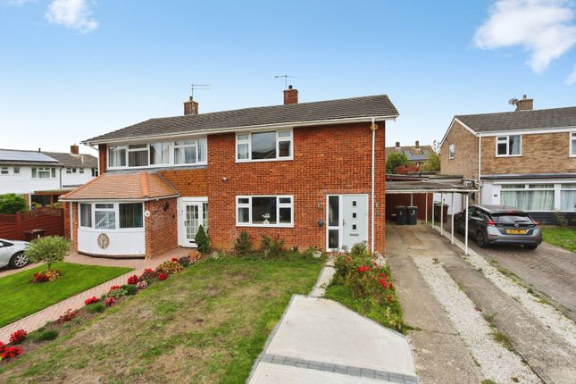 3-bed semi-detached on Elgar Close, Kent, £450,000