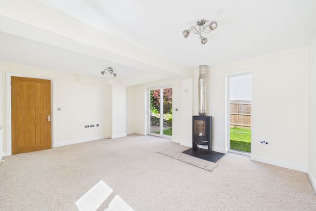 18 Grove Park Court, Liskeard photo 4