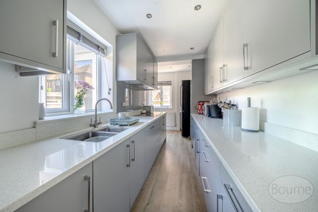3, Knights Road, Farnham photo 3