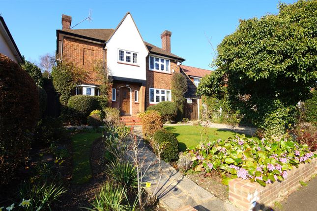 Thumbnail Detached house for sale in Courtland Drive, Chigwell