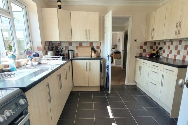 28, Hall Moor Road, Norwich photo 3