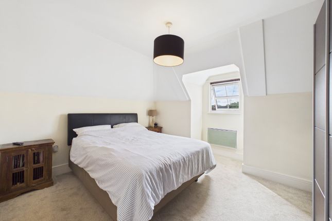Flat 5, Five Ten,, Reading Road, Wokingham photo 4