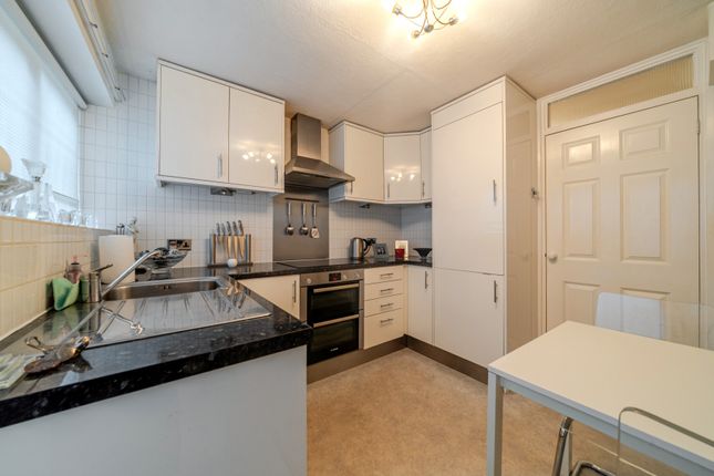Turner Close, Oxfordshire photo 3