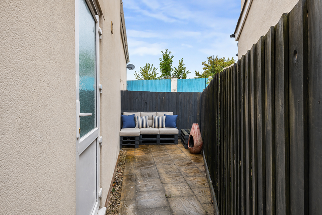 Flat 2 Savoy Court, Bristol photo 2