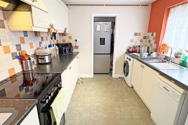 2, Lyndhurst Avenue, Skegness photo 3