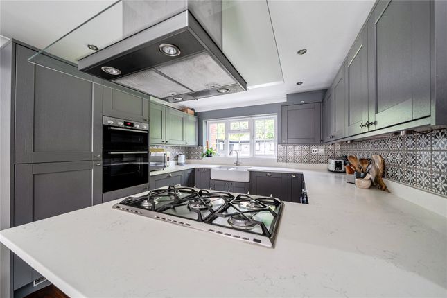 7, South Farm Lane, Surrey photo 3
