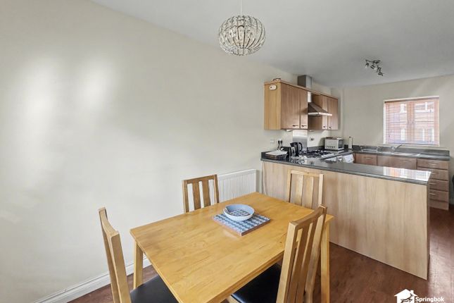 13, Thompson Road, Grimsby photo 4
