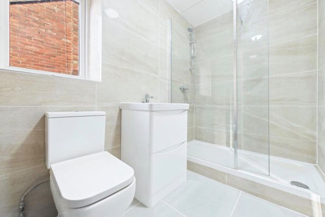 54, Field Way, Aldershot photo 5