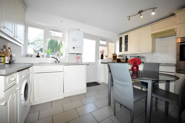 37, Toorack Road, Harrow photo 4