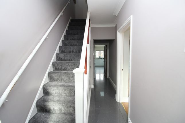 20, Dean Road, Rochester photo 2