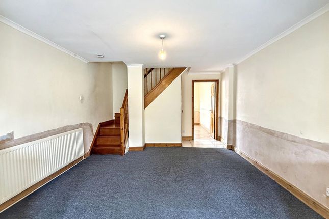 123 Silver Street, Coalville photo 4
