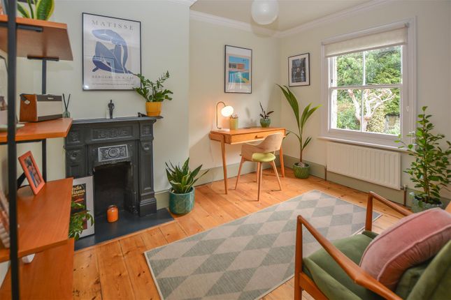 12, Firsgrove Road, Brentwood photo 4