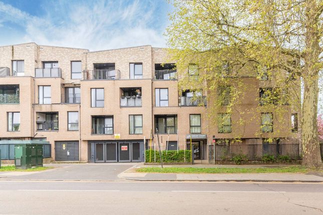 Alexandra Avenue, Rayners Lane photo 4