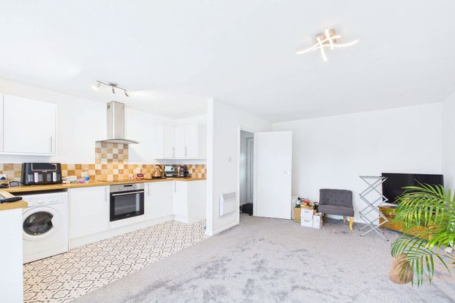 Flat 1 Western Lodge, Cokeham Road, Lancing, Lancing photo 2