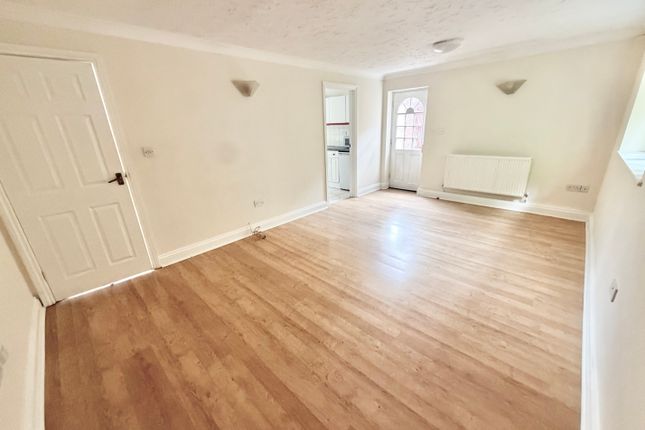37, Timber Bank, Camberley photo 3