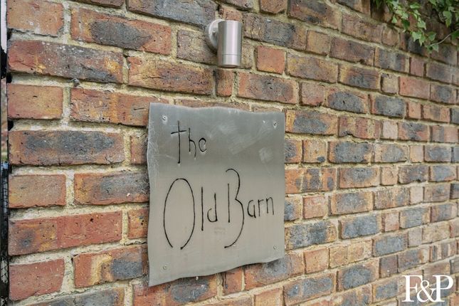 The Old Barn, Stoke Green, Buckinghamshire photo 3