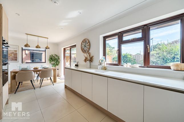 2, Brackendale Court, Wimborne photo 4