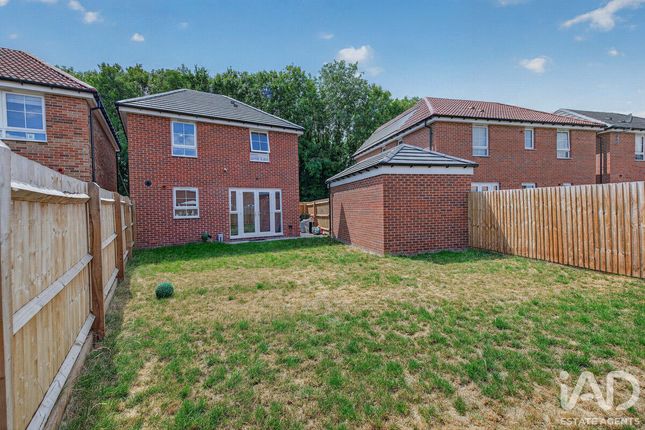 34, Lamb Close, Nottingham photo 4