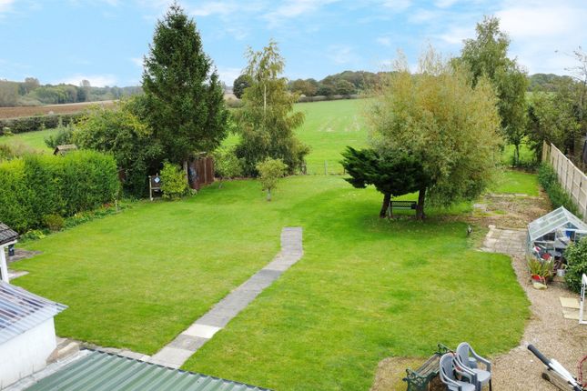 38 Canberra Crescent, Gainsborough photo 2