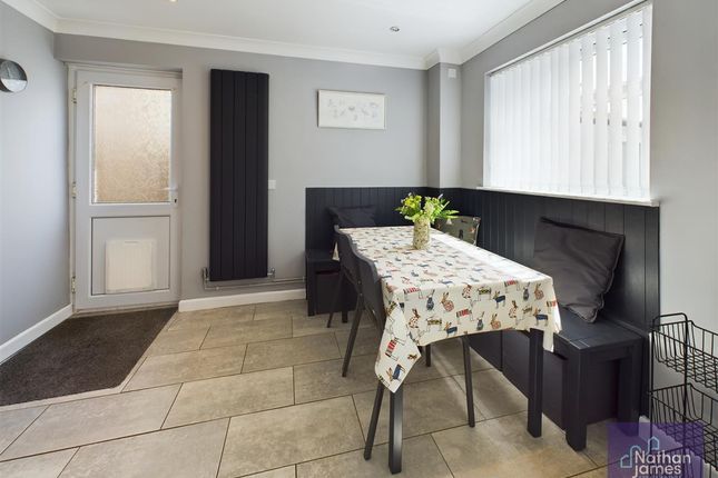 32, Hillbarn View, Portskewett photo 3