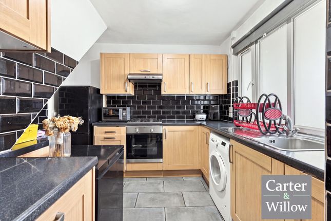 Chelmer Crescent, Barking photo 2