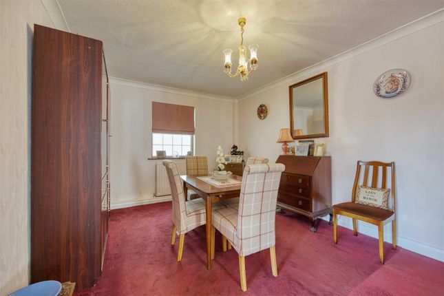 174, Harlington Road, Hillingdon photo 4