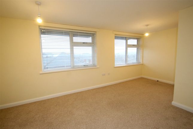 Flat to rent in Henstead Road, Southampton, Hampshire