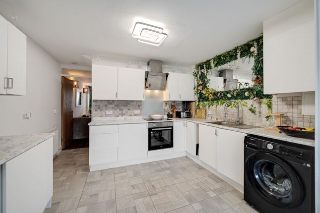 56 Shearwood Crescent, Dartford photo 4