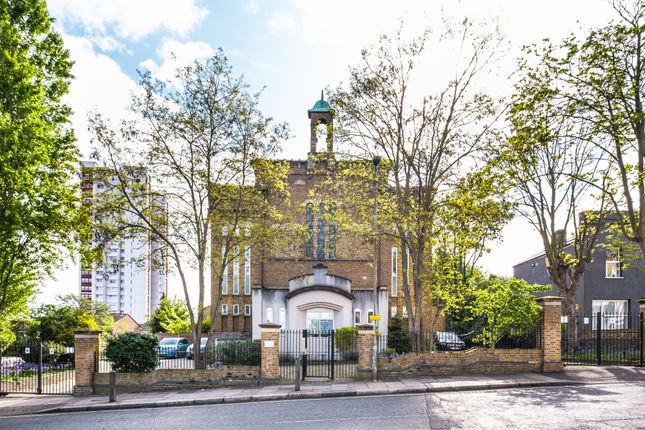 Flat for sale in St James Heights, Woolwich