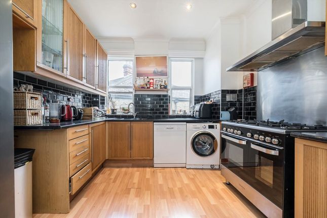 Beaumont Crescent, London photo 3