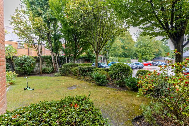 6 Centennial Court High Street, Rickmansworth photo 3