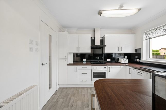 30, Croft Place, Livingston photo 4